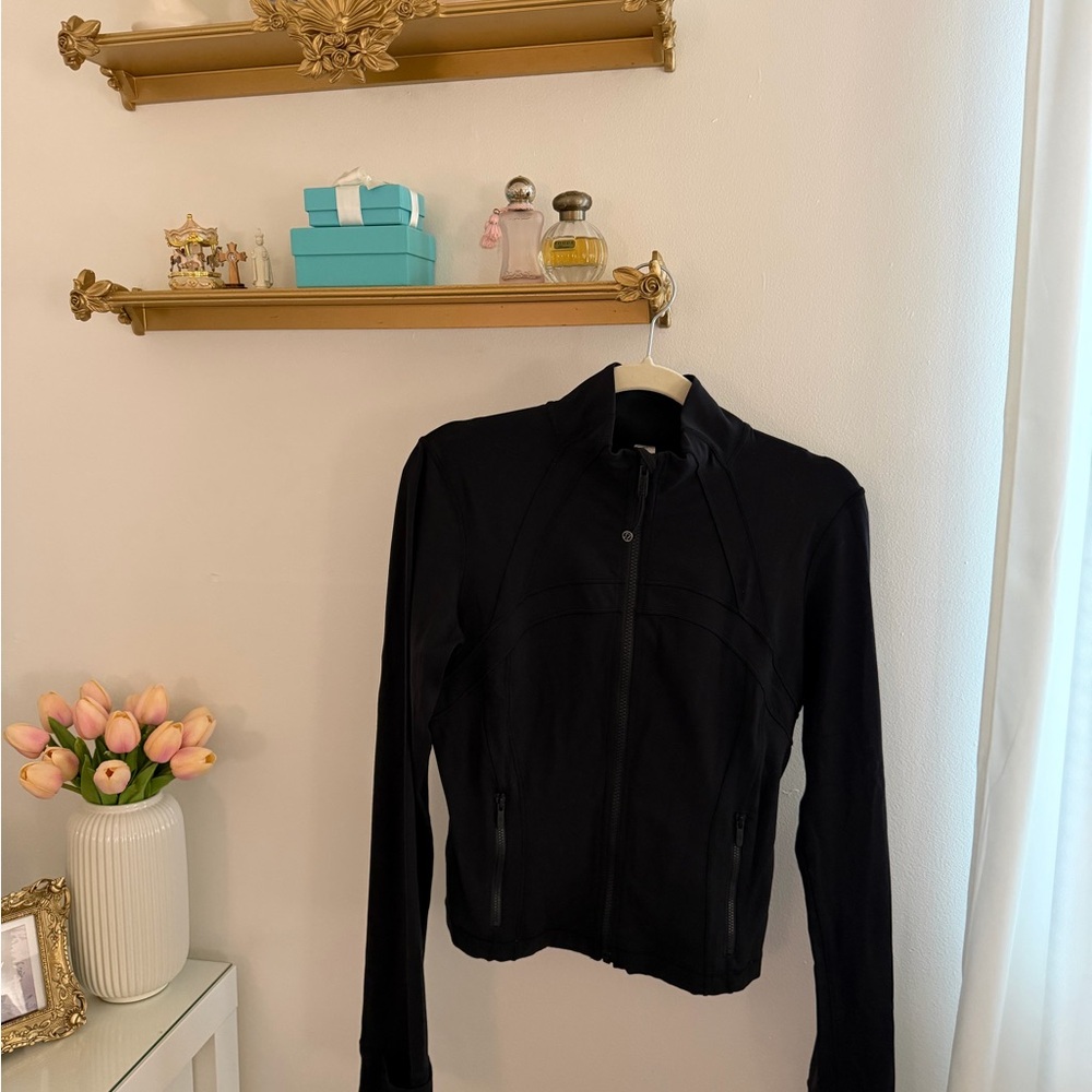 Lululemon Define Cropped Nulu Jacket